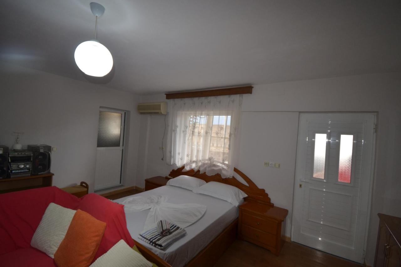 Villa Shqiponja Sarandë Exterior foto