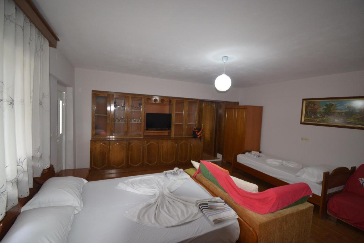 Villa Shqiponja Sarandë Exterior foto